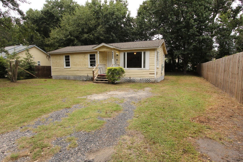 Photo of 1705 Sailfish Drive, Johns Island, SC 29455 (MLS # 26025283)