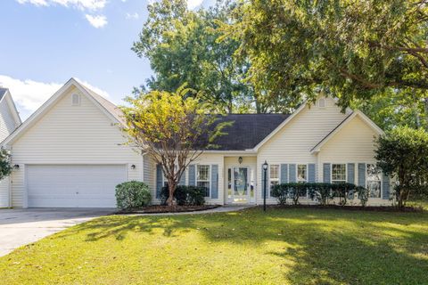 Photo of 5509 Lindo Terrace Terrace, North Charleston, SC 29418 (MLS # 25028857)