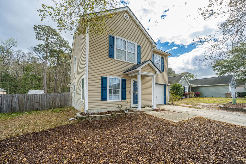 Photo of 5088 Thornton Drive, Summerville, SC 29485 (MLS # 26006888)
