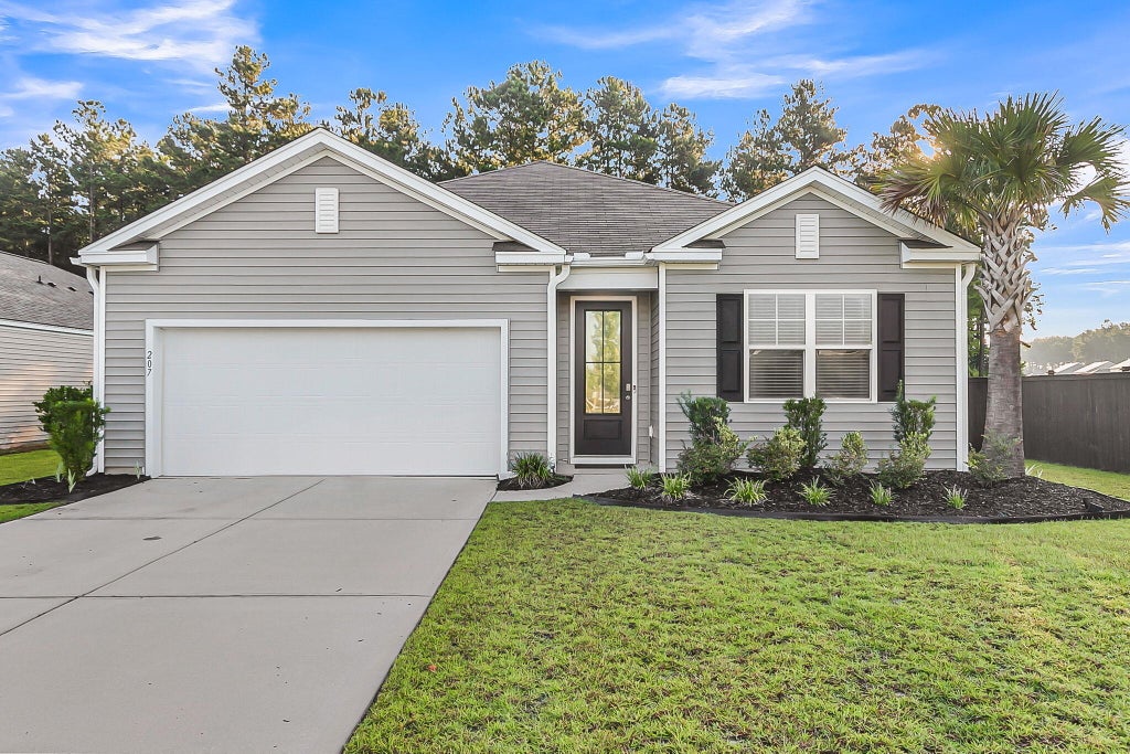 Photo of 207 Greenwich Drive, Summerville, SC 29486 (MLS # 26025994)