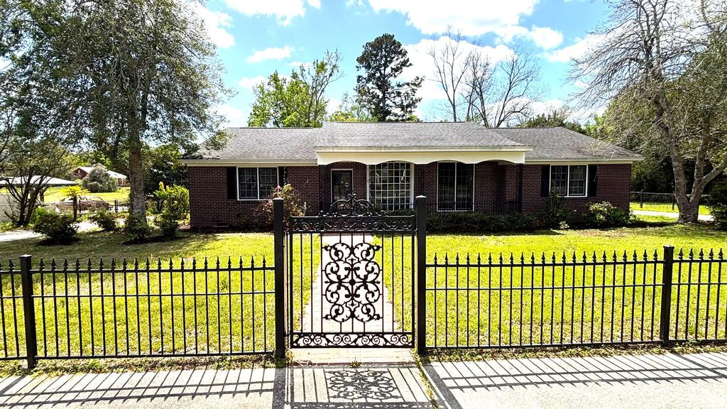 Photo of 421 River Drive, Rowesville, SC 29133 (MLS # 26008913)