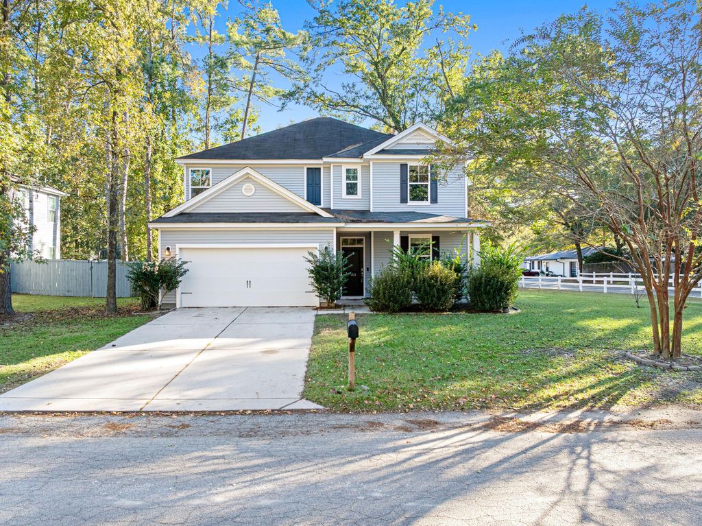 Photo of 140 Limehouse Drive, Summerville, SC 29485 (MLS # 25030455)
