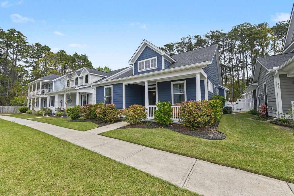 Photo of 205 Angelica Avenue, Summerville, SC 29483 (MLS # 26008533)