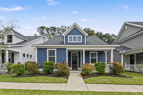 Photo of 205 Angelica Avenue, Summerville, SC 29483 (MLS # 26008533)