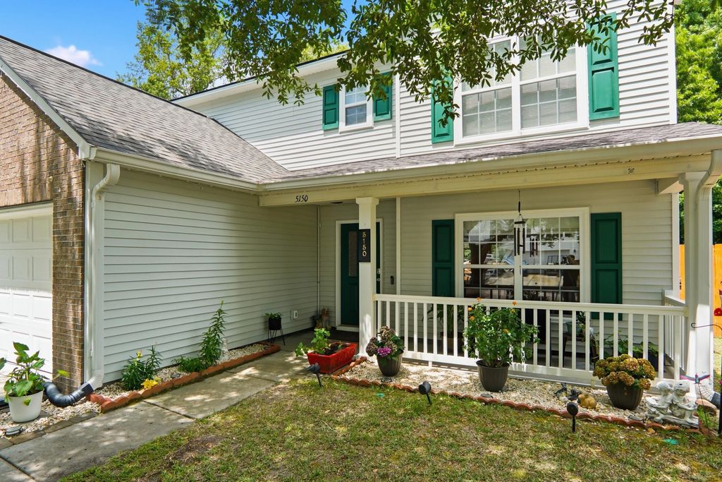 Photo of 5150 Torrey Lane, Summerville, SC 29485 (MLS # 26015191)