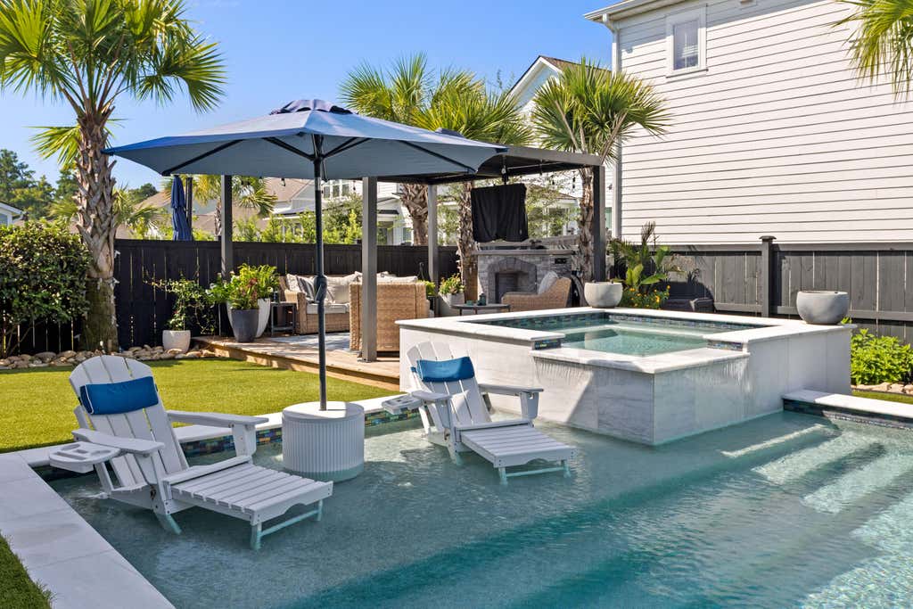 Photo of 2217 Generals Street, Charleston, SC 29492 (MLS # 26023790)