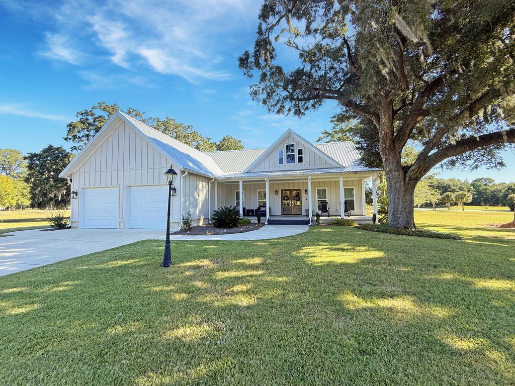 Photo of 521 Oak Lawn Road, Georgetown, SC 29440 (MLS # 26002280)