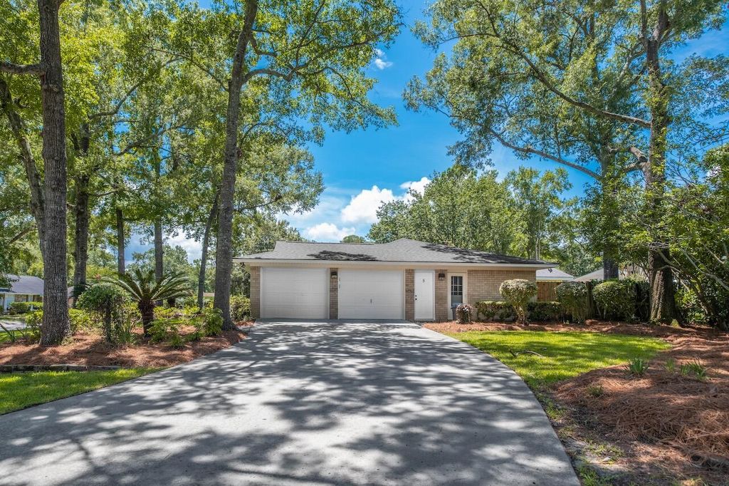 Photo of 5 Francesca Avenue, Hanahan, SC 29410 (MLS # 25019780)