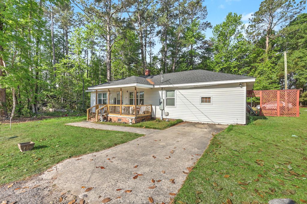 Photo of 104 Saluda Street, Hampton, SC 29924 (MLS # 26011266)