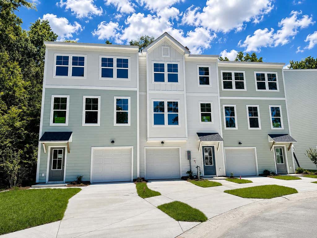 Photo of 479 Caledon Court, Johns Island, SC 29455 (MLS # 26017560)