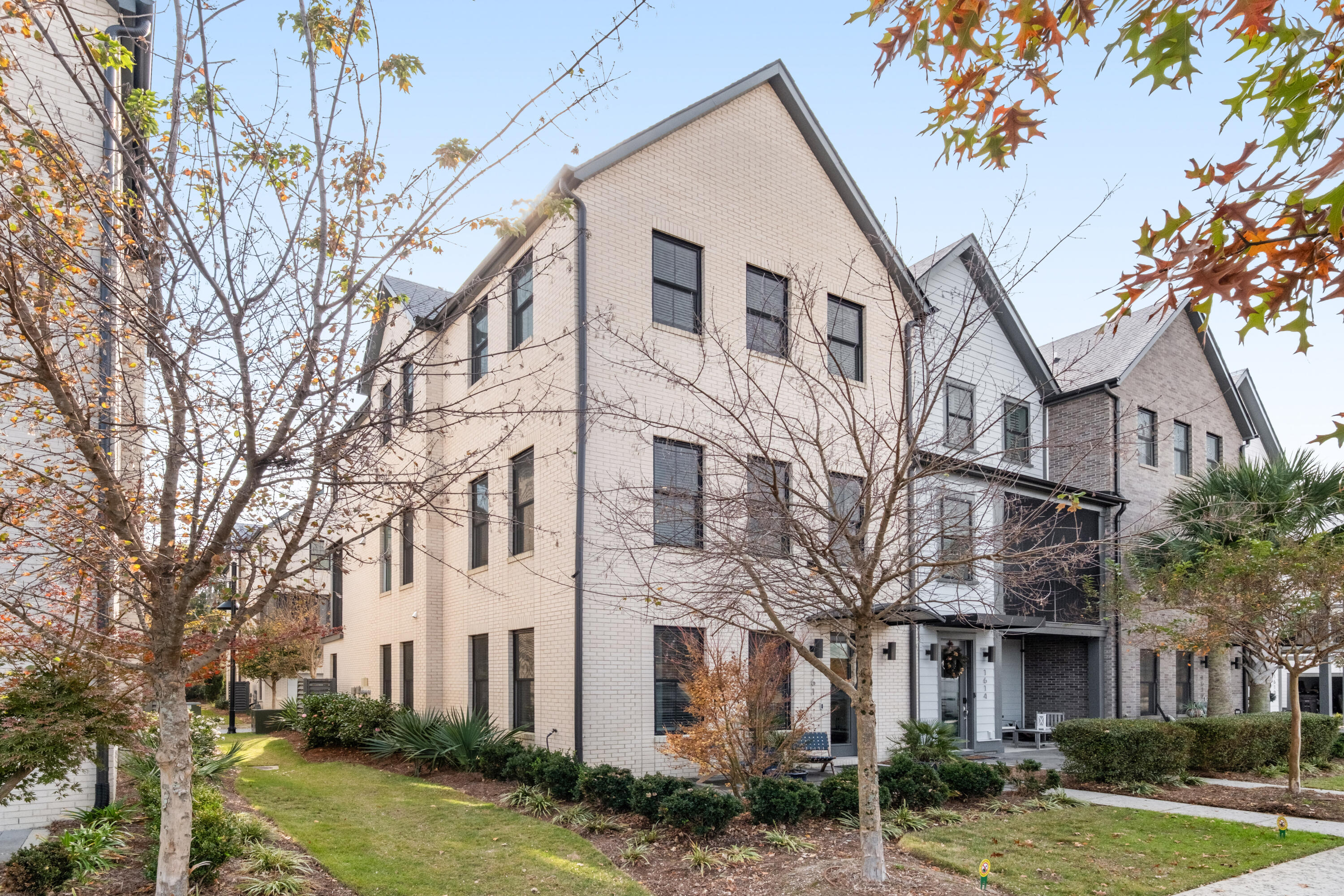 1616 Florentia Street