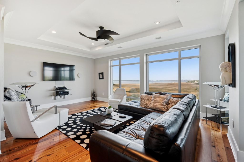 Photo of 155 Wingo Way #467, Mount Pleasant, SC 29464 (MLS # 26000819)