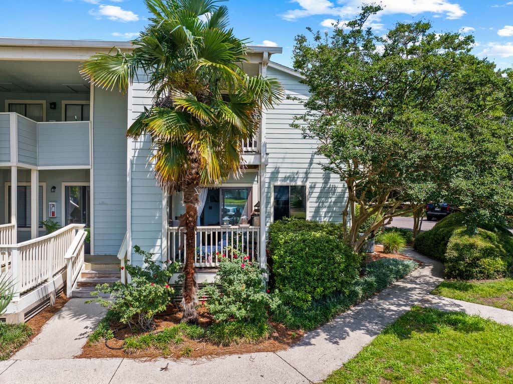 Photo of 1481 Center Street Ext #1102, Mount Pleasant, SC 29464 (MLS # 26016204)