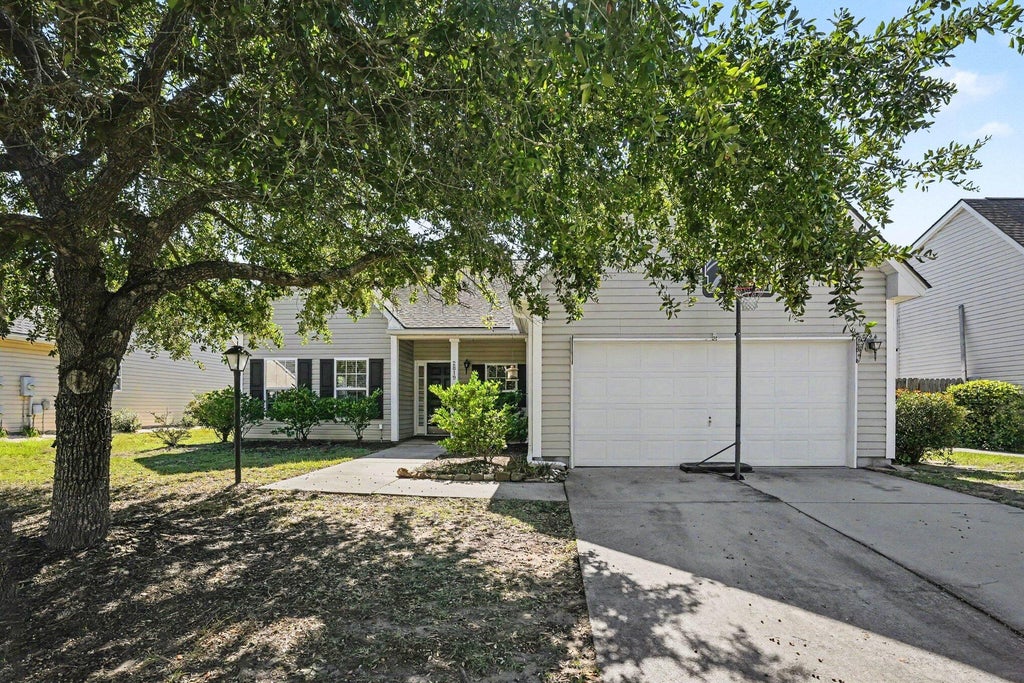 Photo of 2819 Summertrees Boulevard, Johns Island, SC 29455 (MLS # 26029095)