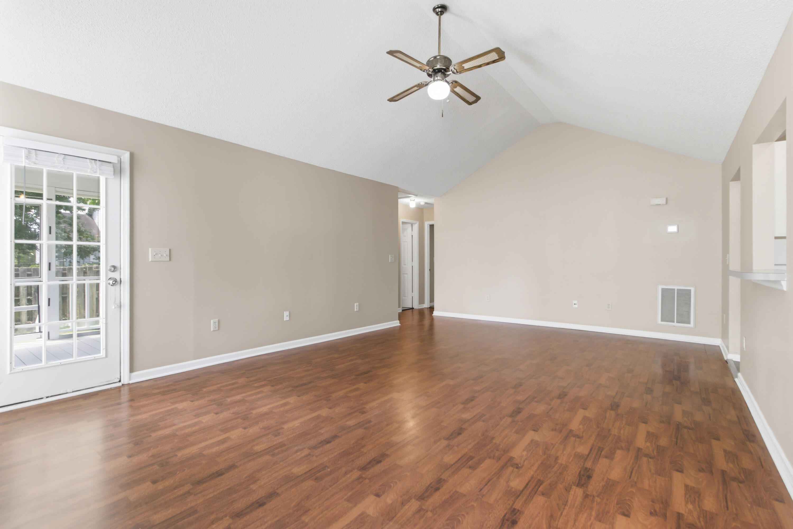 529 Beechcraft Street