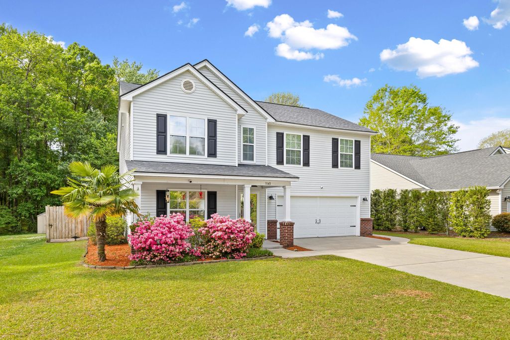 Photo of 5143 Ballantine Drive, Summerville, SC 29485 (MLS # 26010048)