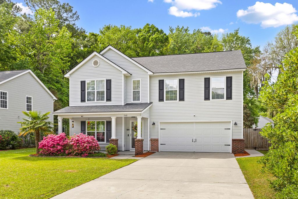 Photo of 5143 Ballantine Drive, Summerville, SC 29485 (MLS # 26010048)