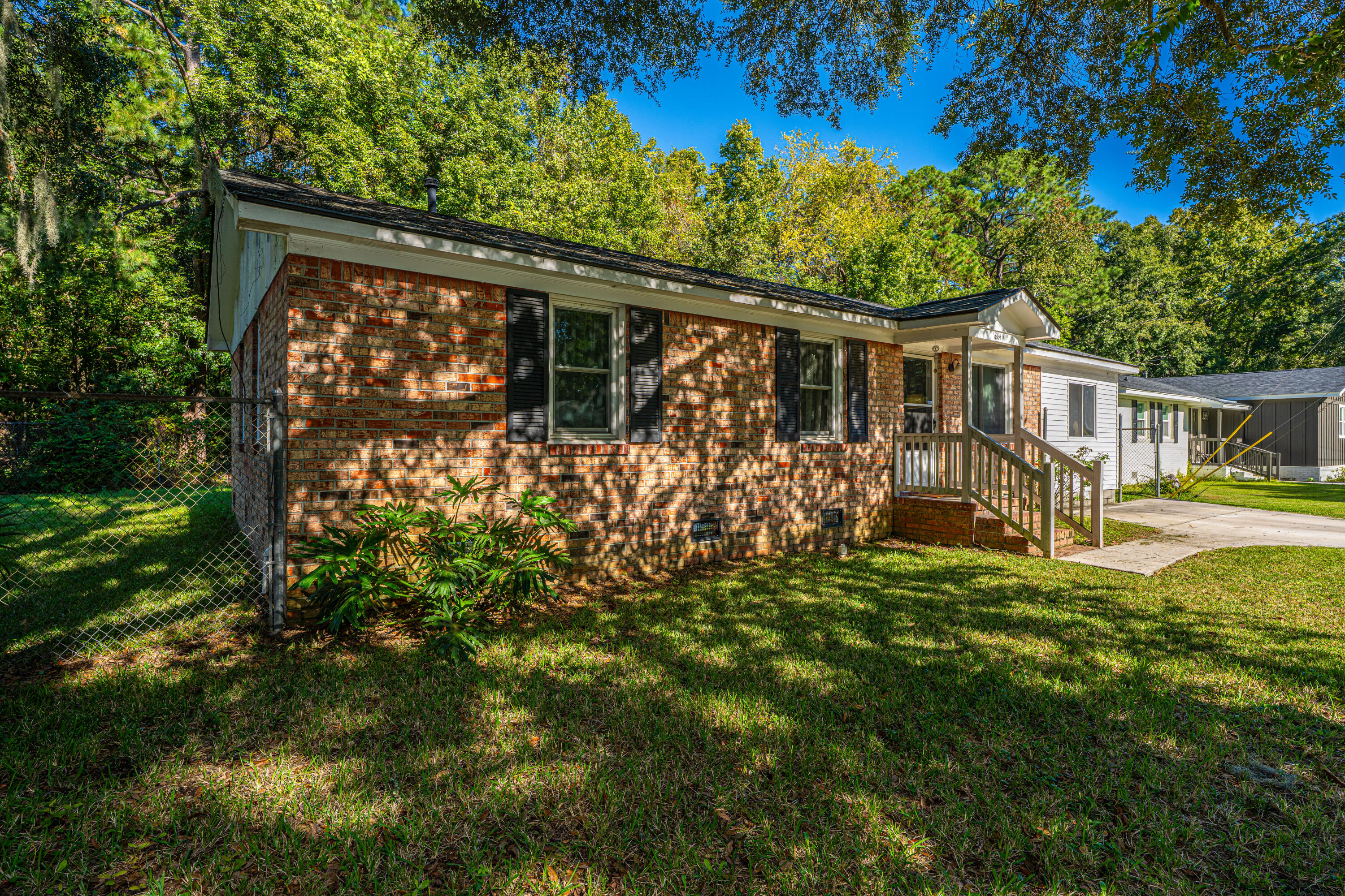 1884 Taberwood Circle