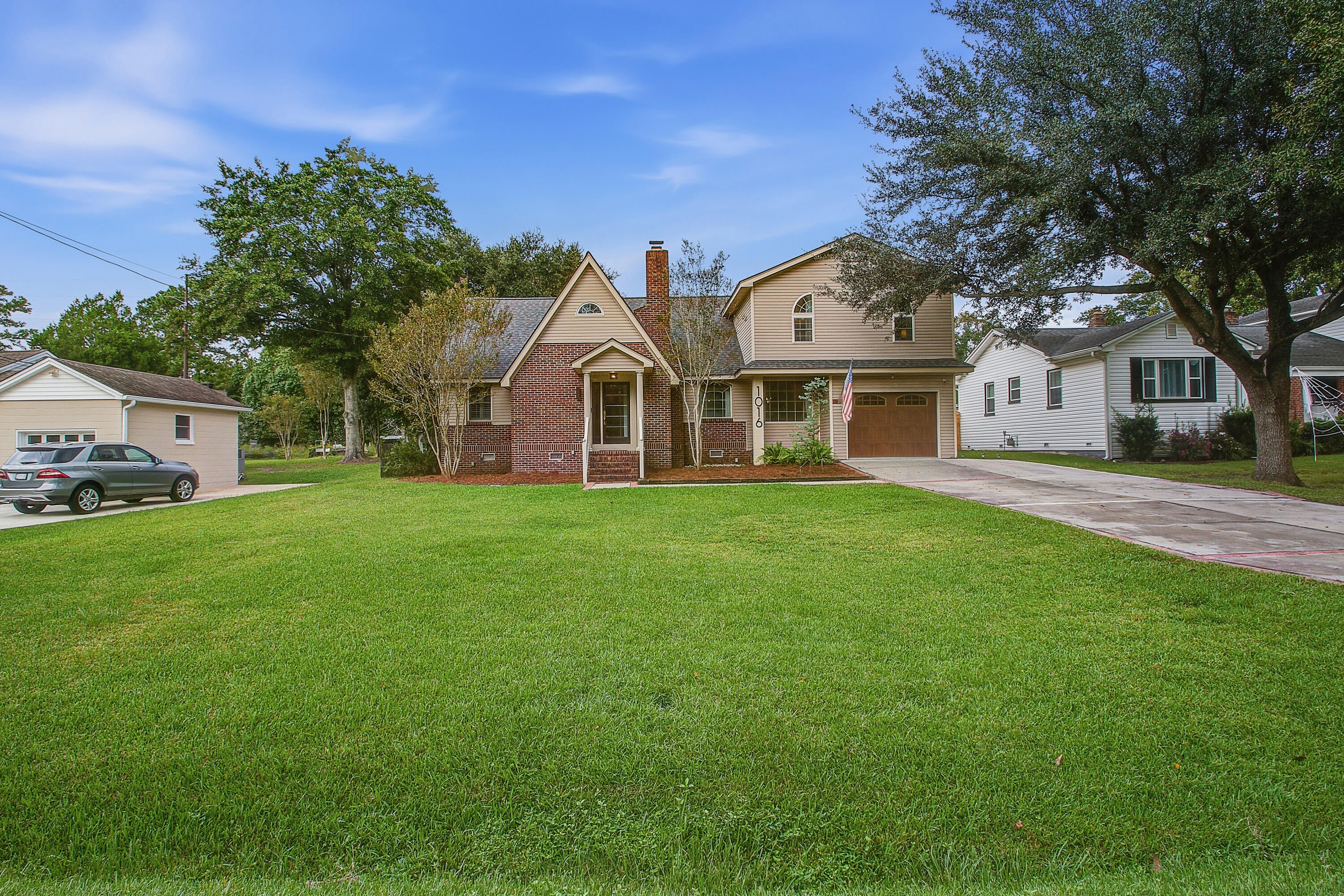 1016 Holcombe Road