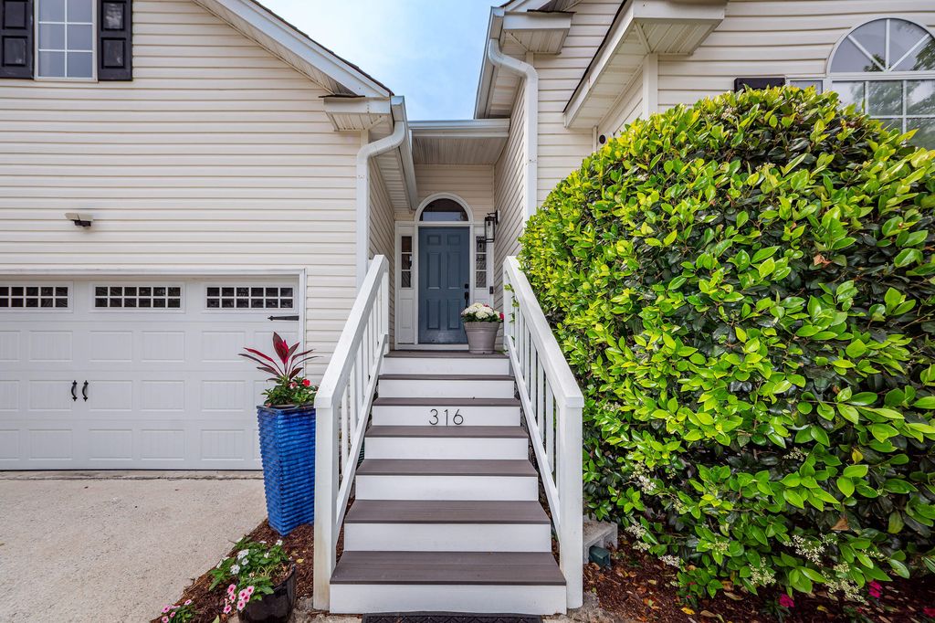 Photo of 316 Wild Horse Lane, Mount Pleasant, SC 29464 (MLS # 26011737)