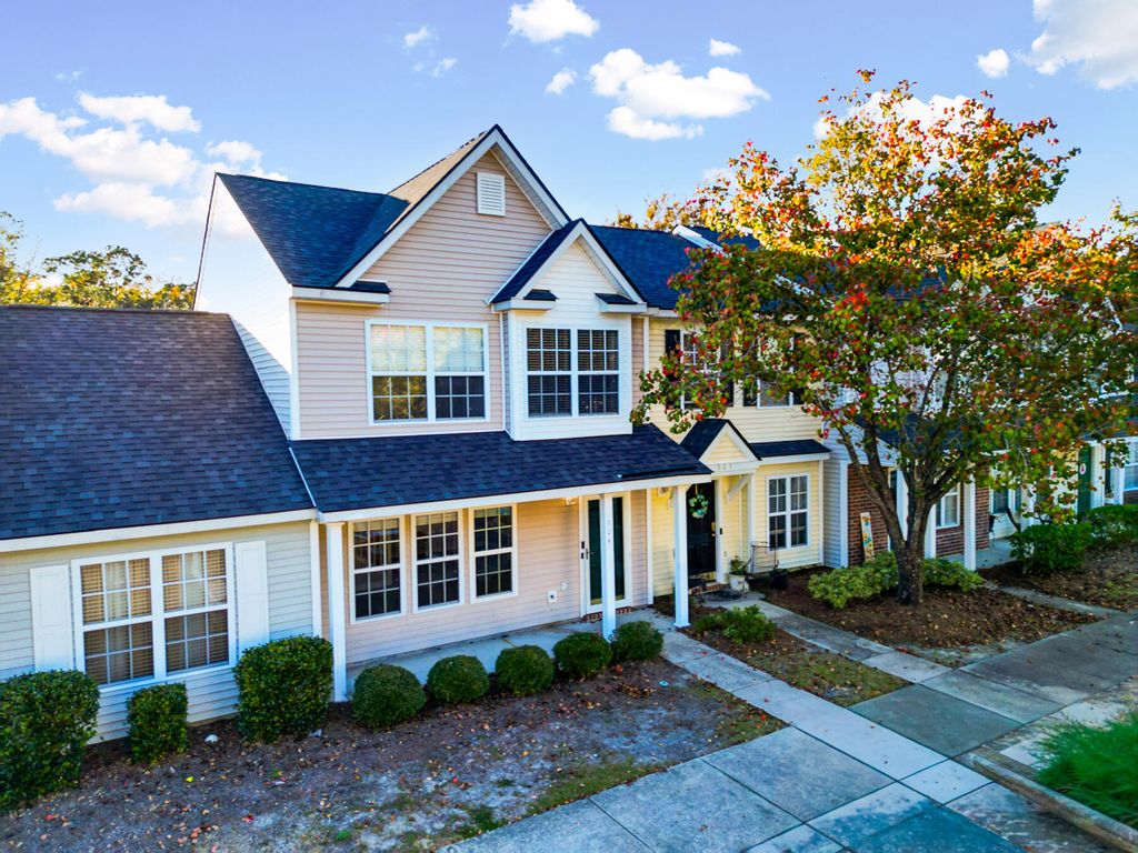 Photo of 304 Elm Hall Circle, Summerville, SC 29483 (MLS # 25030207)