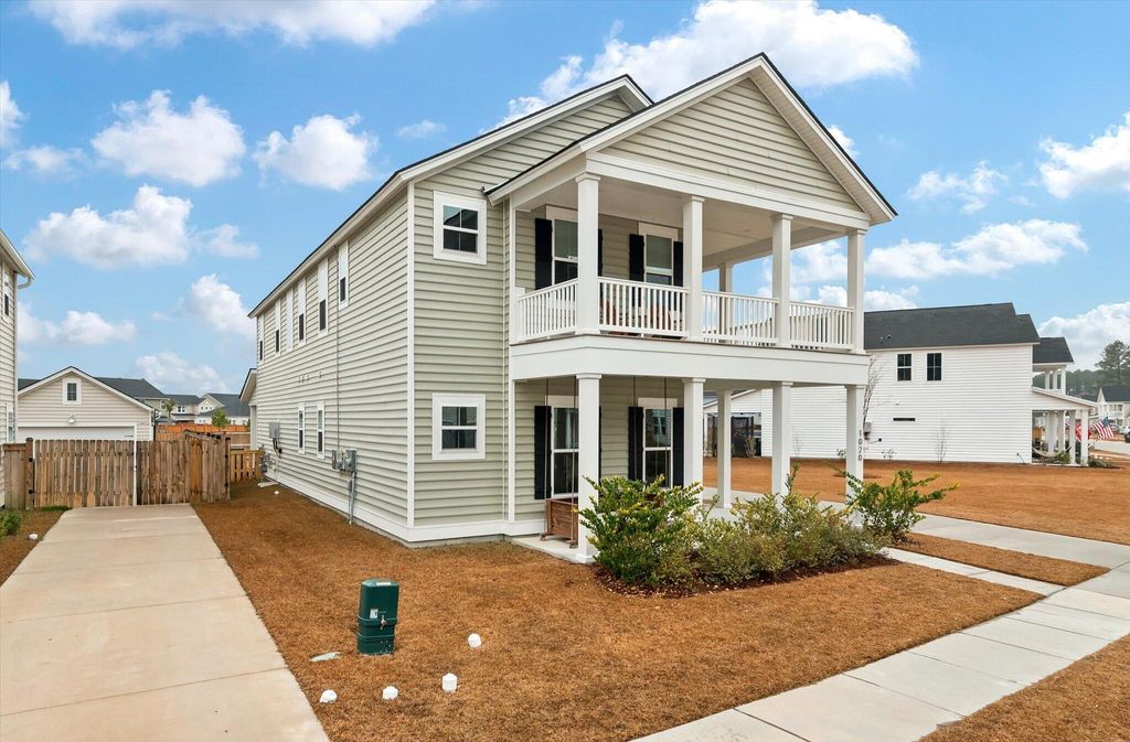 Photo of 1020 Arrowwood Way, Summerville, SC 29485 (MLS # 26003575)