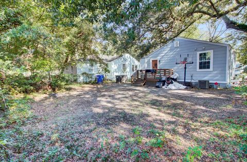 A home in North Charleston