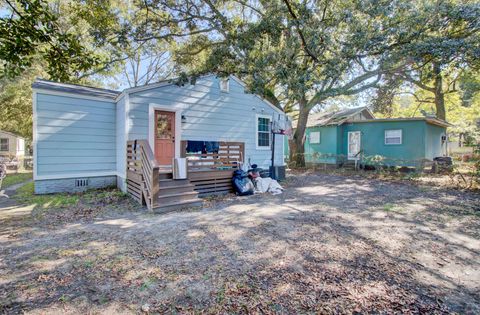 A home in North Charleston