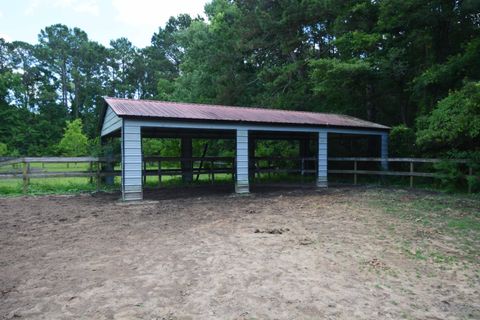 A home in Awendaw