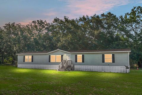 A home in Cordesville