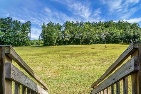 A home in Cordesville