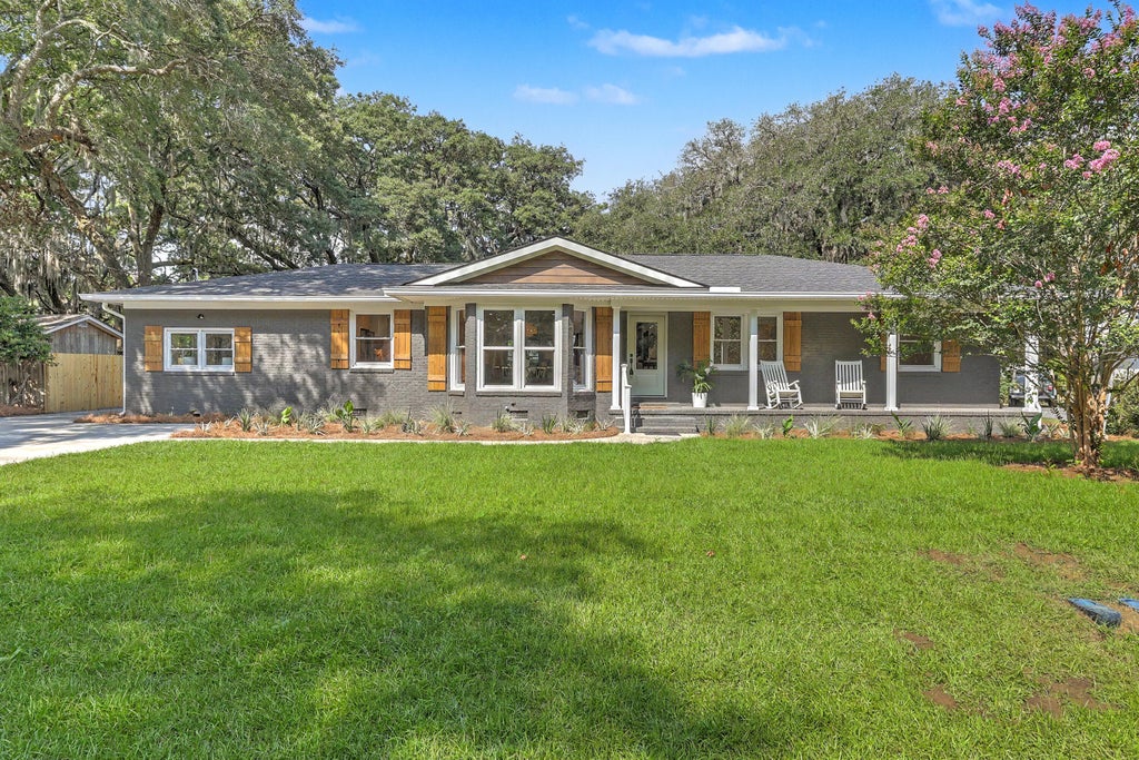Photo of 1773 Huntington Drive, Charleston, SC 29407 (MLS # 26019542)