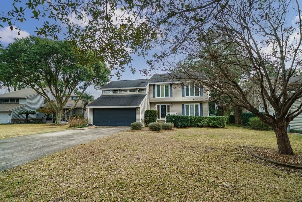 Photo of 147 Oyster Point Row, Charleston, SC 29412 (MLS # 26002429)