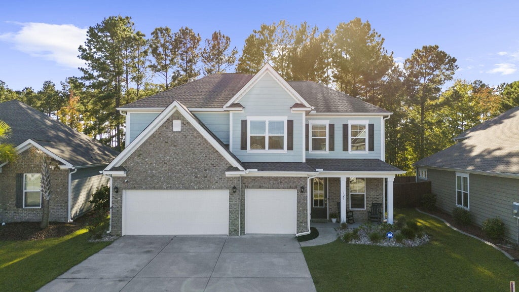 Photo of 320 Long Pier Street, Summerville, SC 29486 (MLS # 26019528)