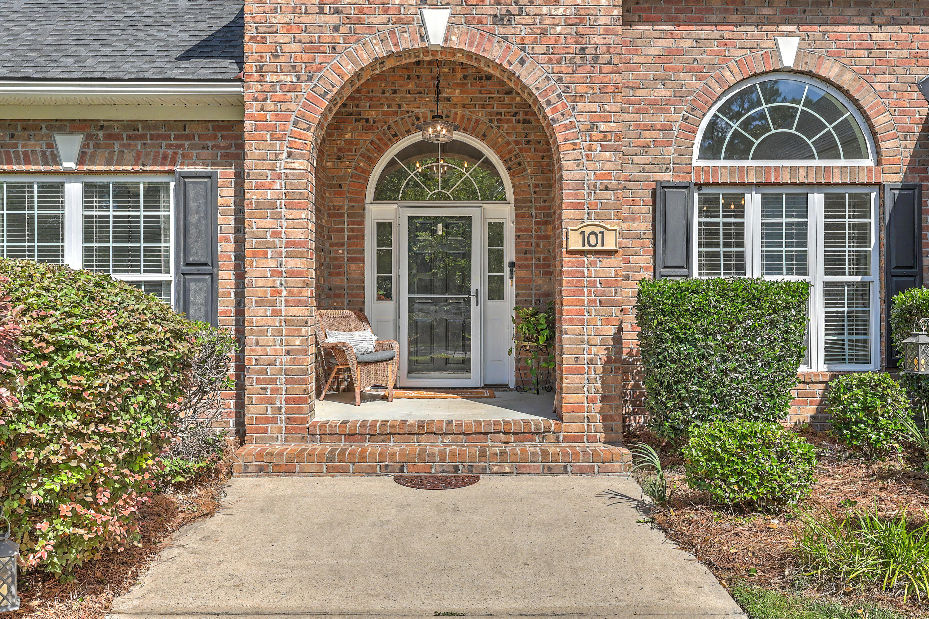 101 Horse Shoe Bay Court