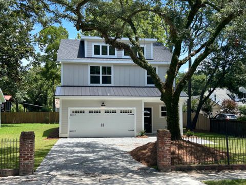 Photo of 641 Magnolia Road, Charleston, SC 29407 (MLS # 25016961)