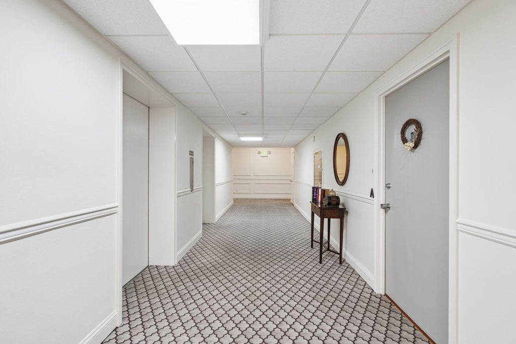 Photo of 14 Lockwood DR #Apt 7abg, Charleston, SC 29401 (MLS # 26027483)