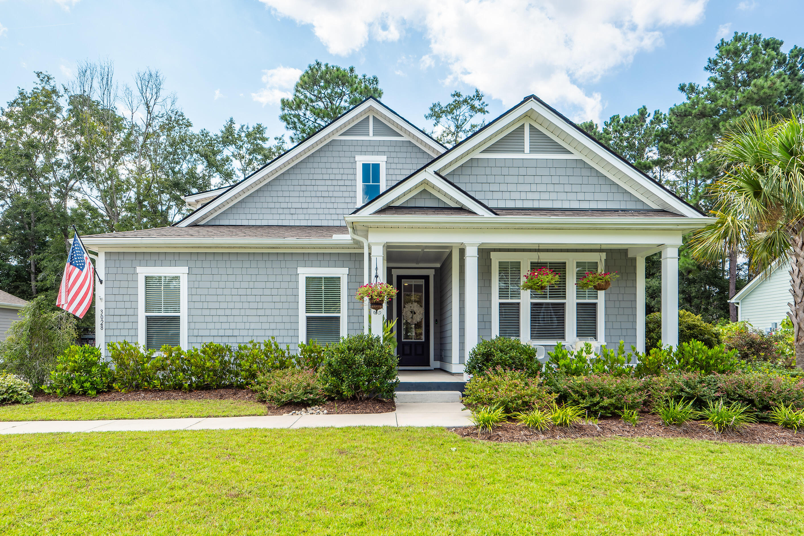 View Summerville, SC 29483 house