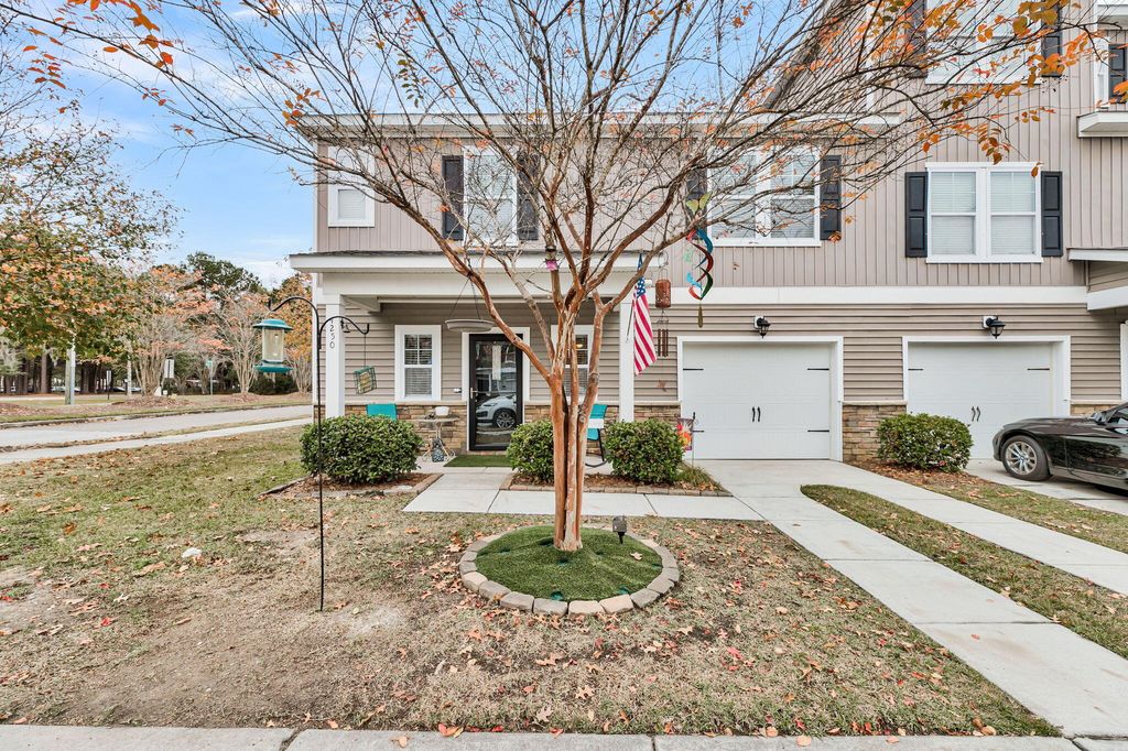 Photo of 4250 Scharite Street, Charleston, SC 29414 (MLS # 26000033)