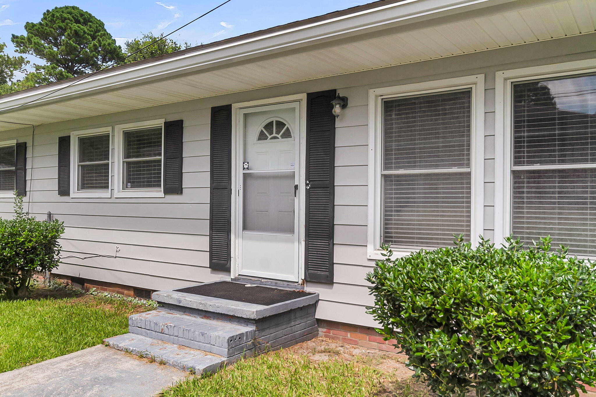 1442 N Sherwood Drive