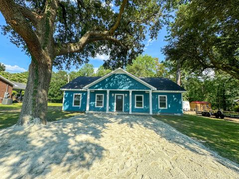 A home in Moncks Corner