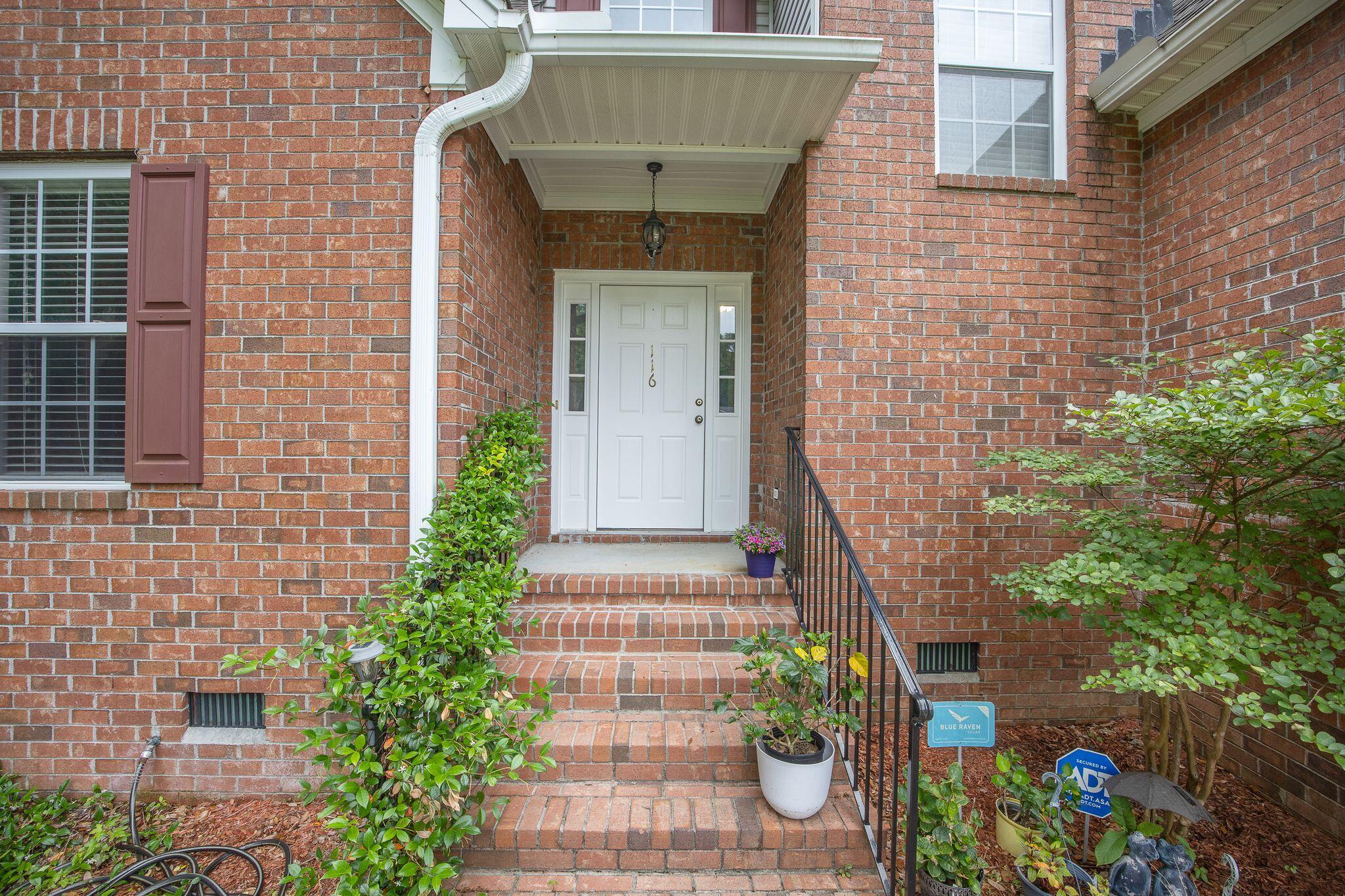 116 Holbrook Lane