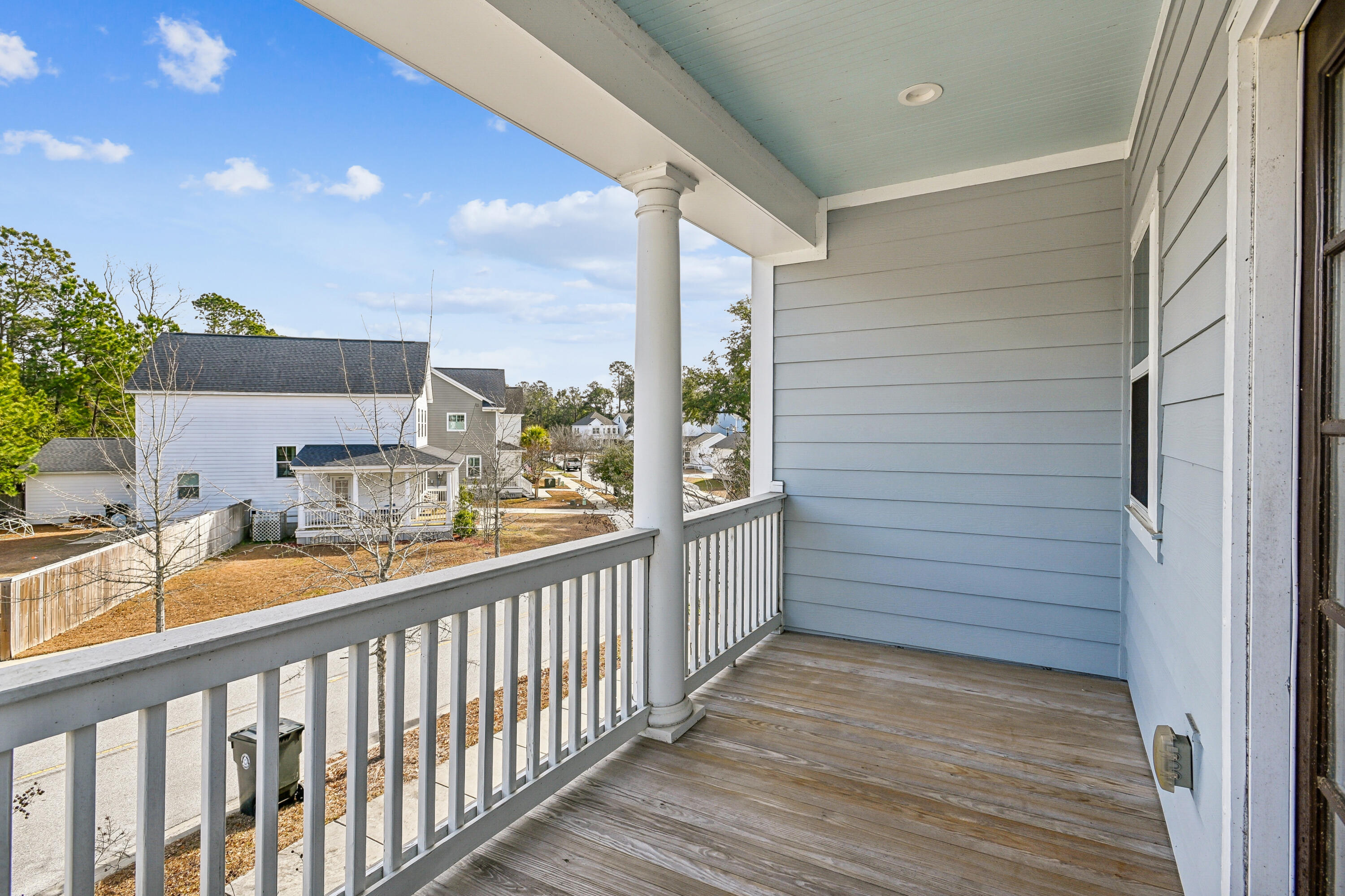 1009 Oak Bluff Avenue