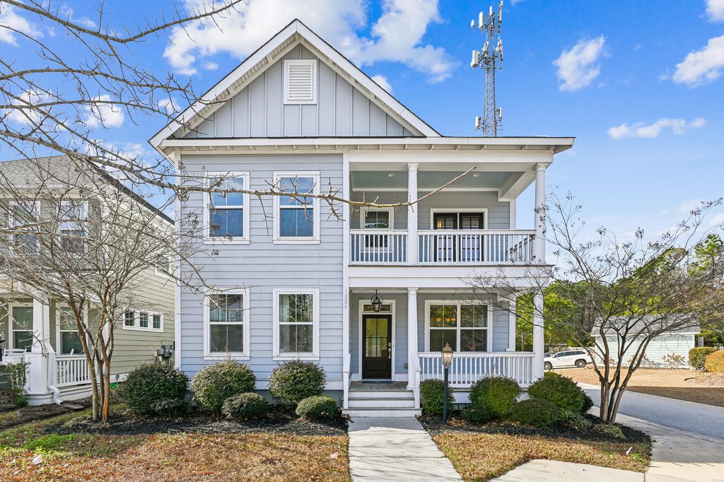 Photo of 1009 Oak Bluff Avenue, Charleston, SC 29492 (MLS # 26002038)