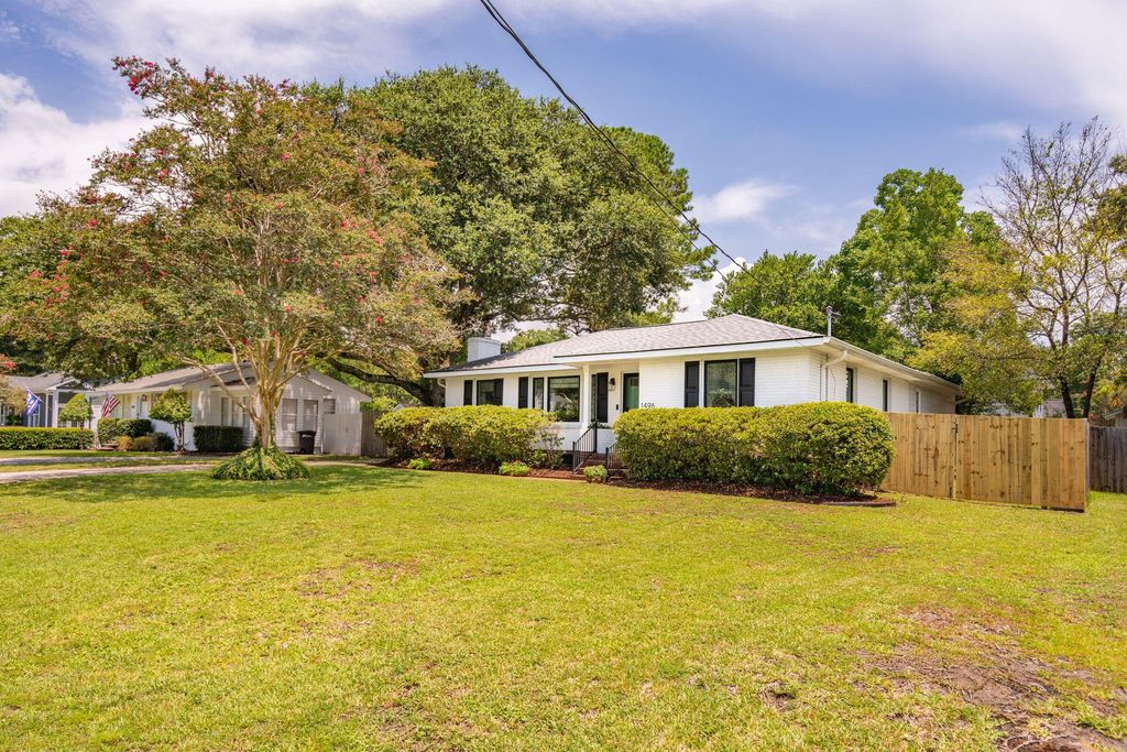 Photo of 1496 Hindman Avenue, Mount Pleasant, SC 29464 (MLS # 26008618)