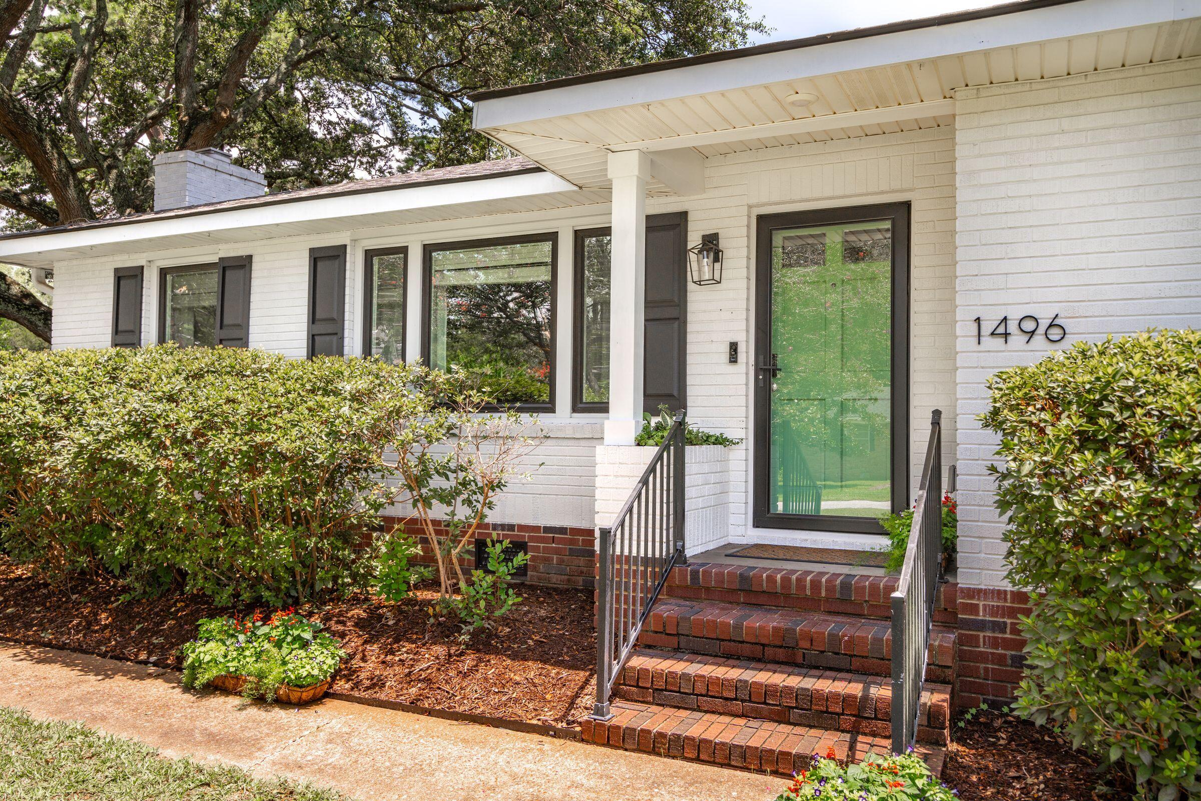 1496 Hindman Avenue