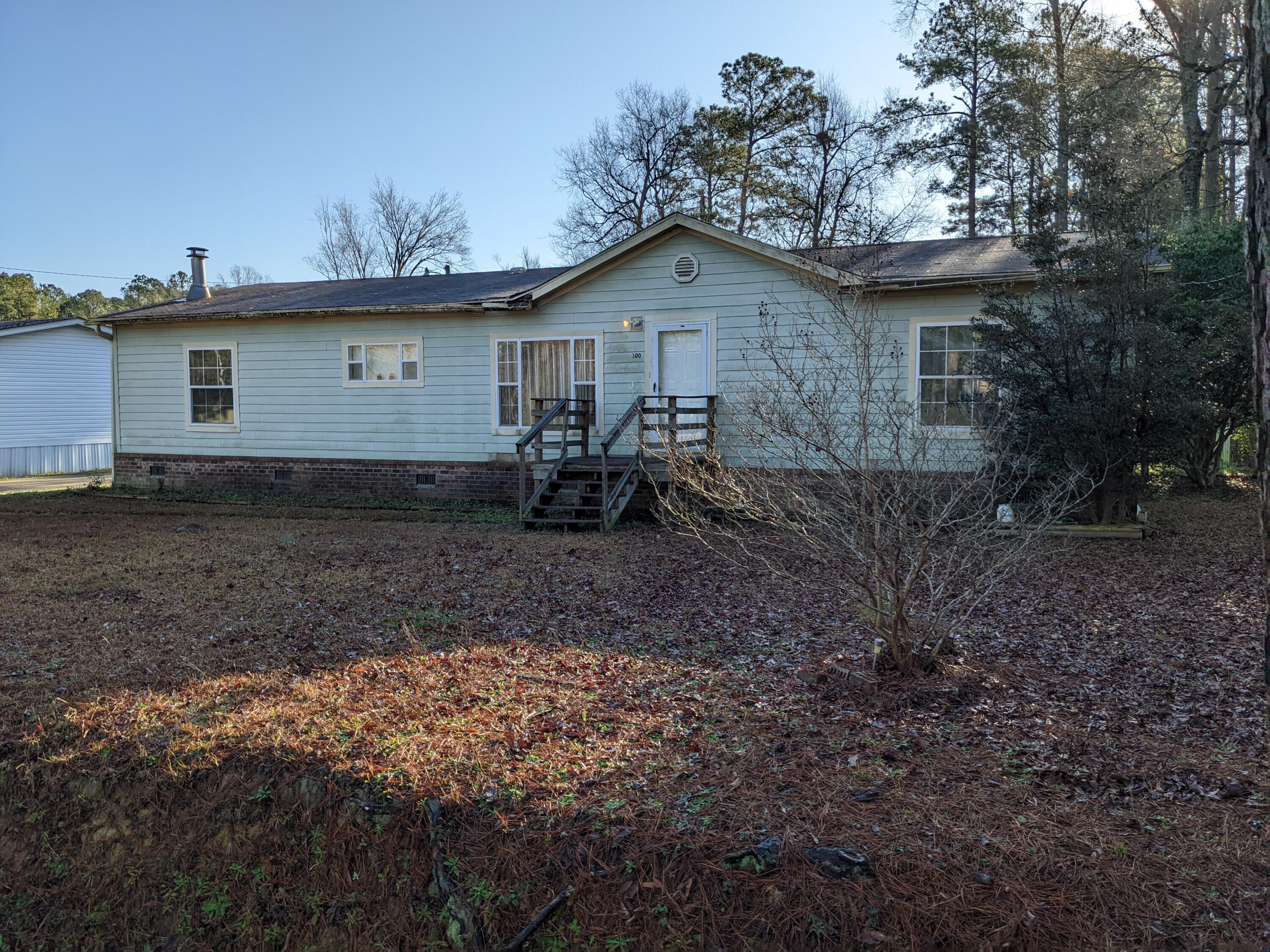 Photo 1 of 7 of 100 Lake Drive mobile home
