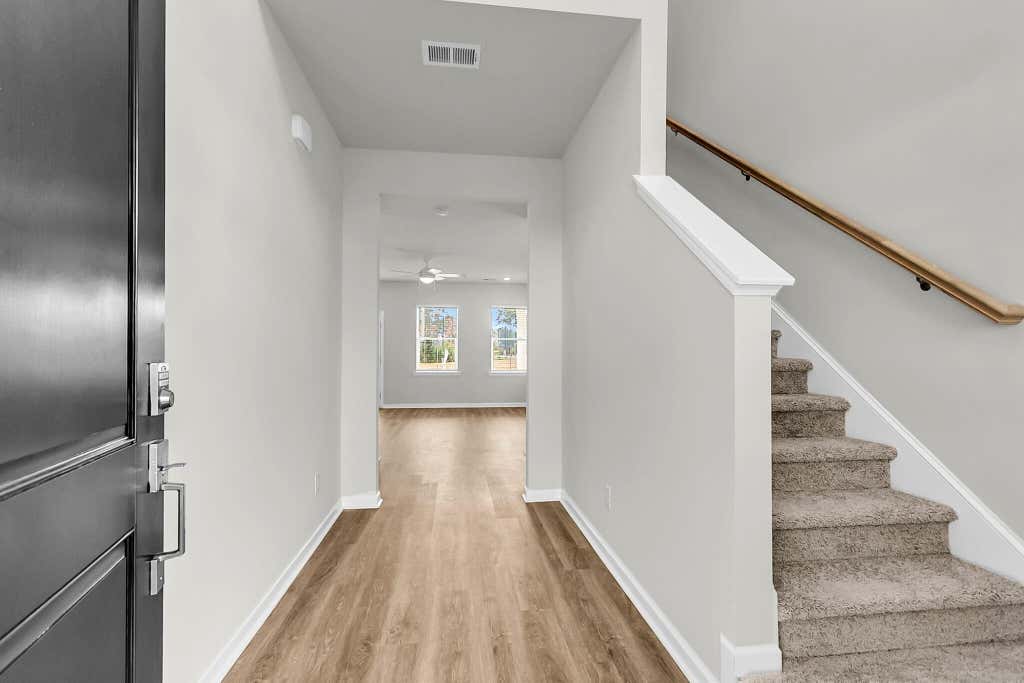 Photo of 240 Hungerford Drive, Summerville, SC 29486 (MLS # 26023497)