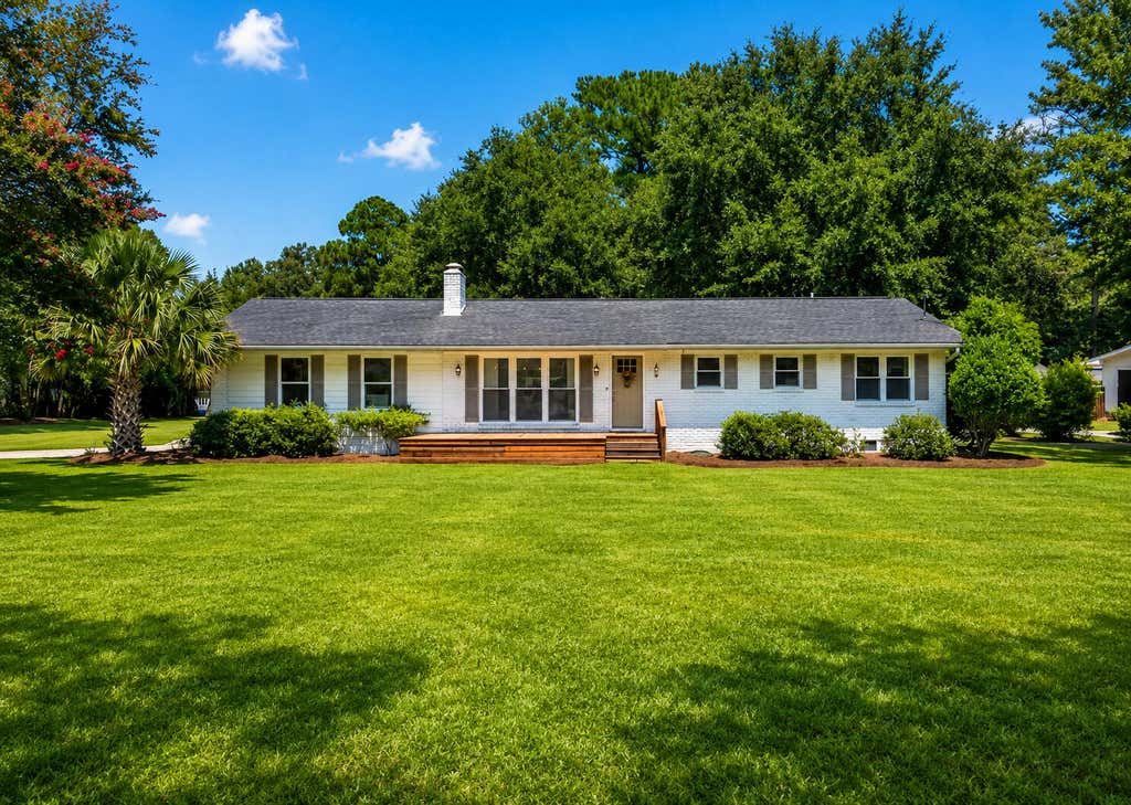 Photo of 114 Reynolds Road, Summerville, SC 29483 (MLS # 26021878)