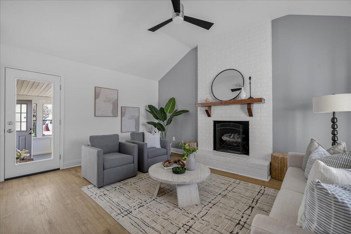 5558 Evelyn Drive